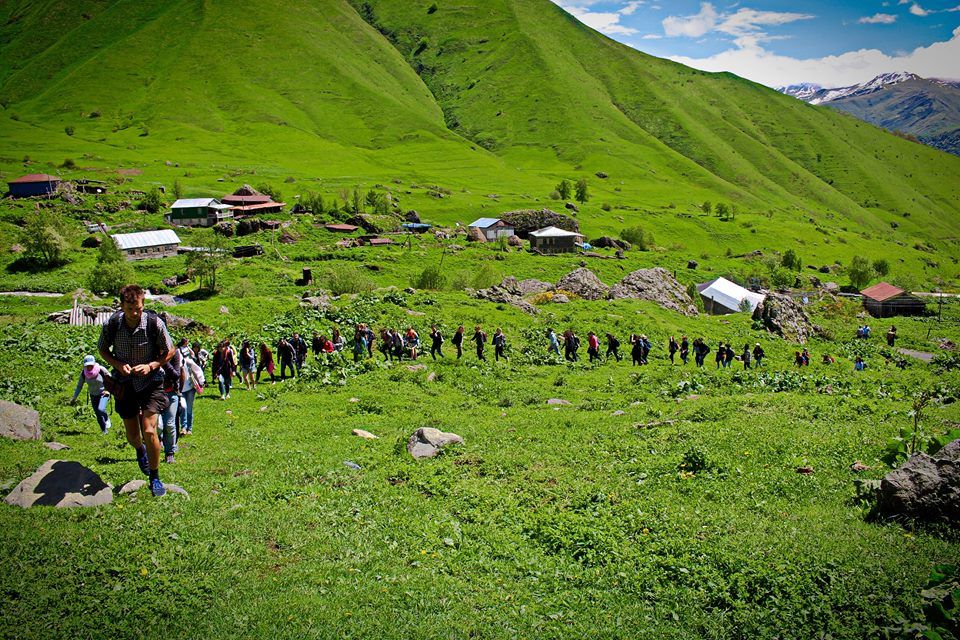 აბუდელაურის ფერადი ტბები