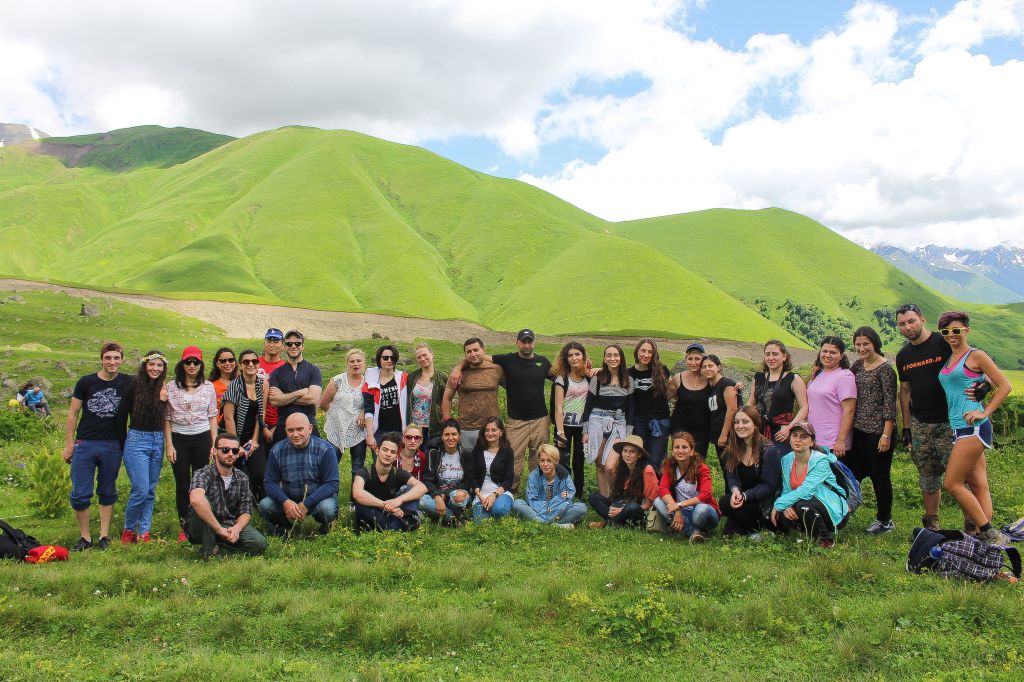 აბუდელაურის ფერადი ტბები