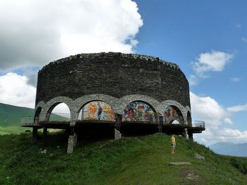 ივლისს !!! ერთ დღიანი ტური ყაზბეგში + ფოტოგადაღება + კვება!!!