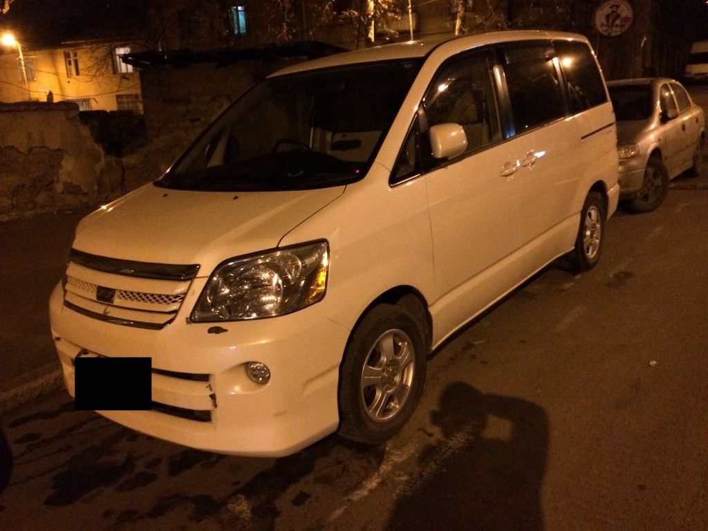 ქირავდება მინივენი