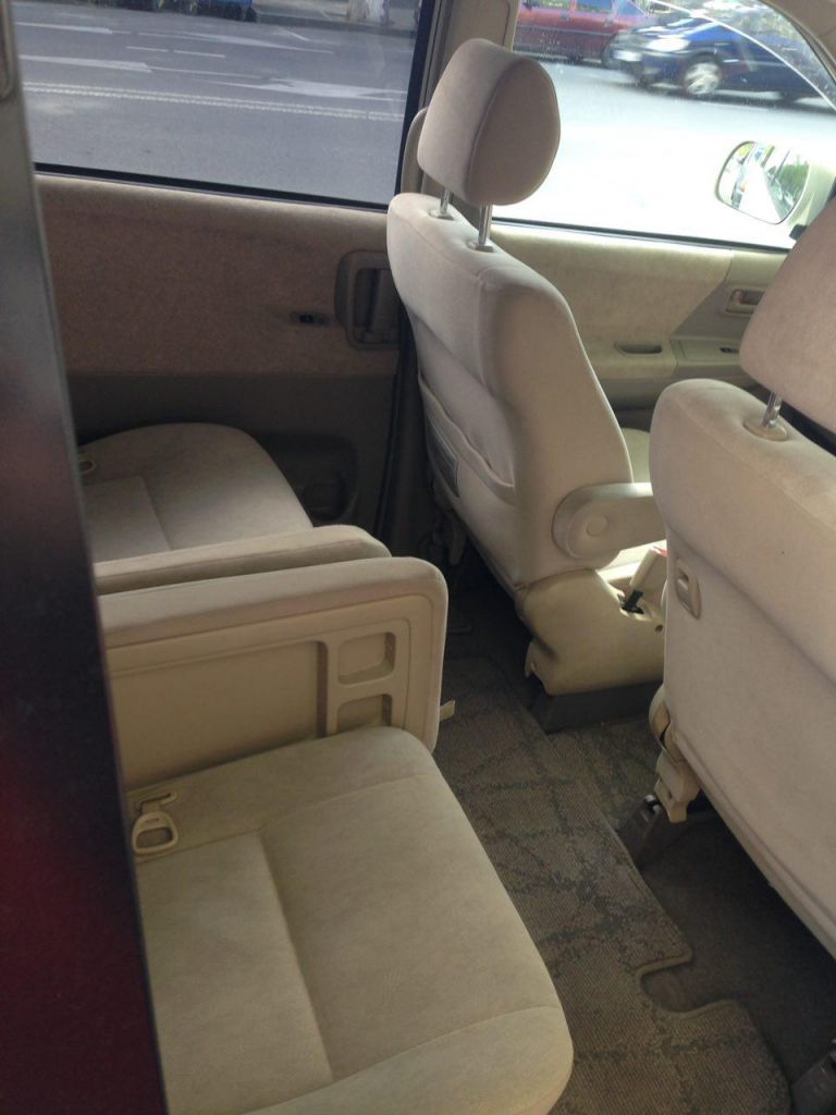 ქირავდება მინივენი