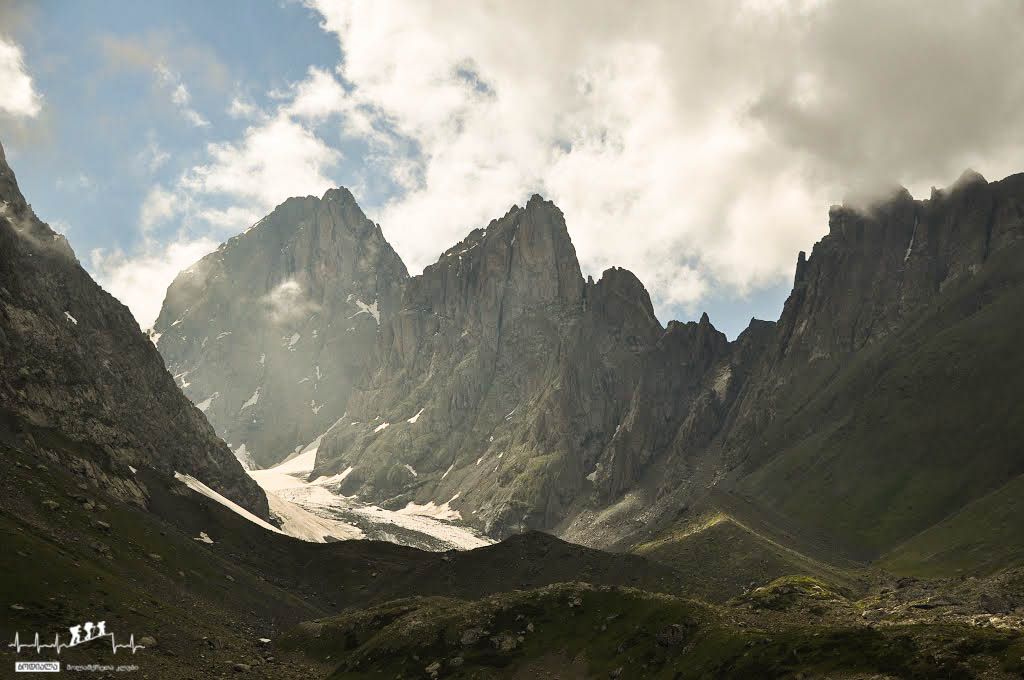 აბუდელაურის ფერადი ტბები