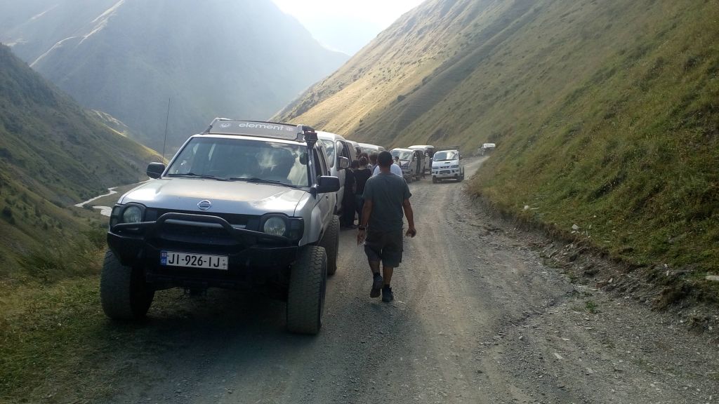 დღიანი განსხვავებული ტური ყაზბეგში