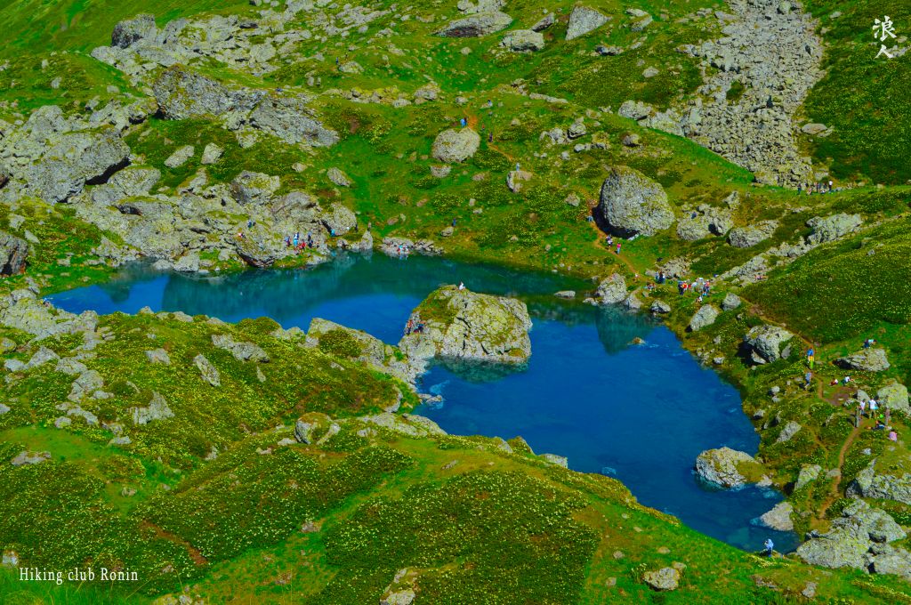 მოირონინე აბუდელაურის ფერადი ტბები ივლისს