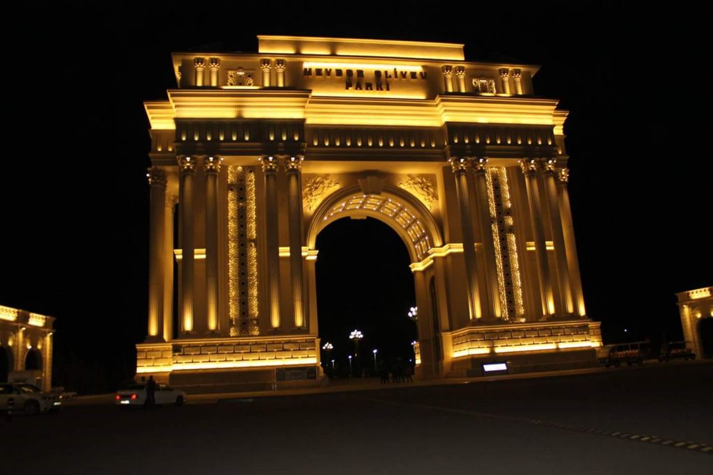 ბაქო და მოგზაური მეგობრები