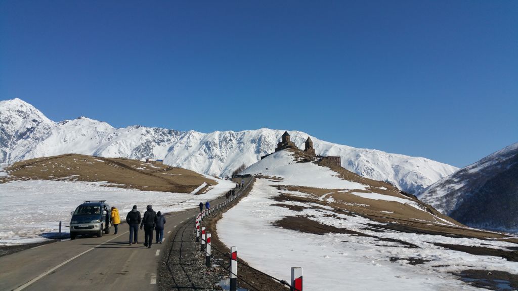 1 დღიანი ჯიპ-ტური ყაზბეგში.გერგეთი.დარიალი კაცი 60 ლ