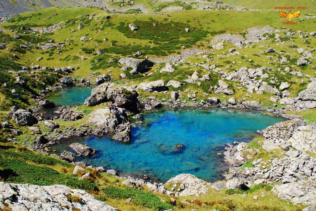 ერთდღიანი ტური აბუდელაურის ფერად ტბებზე