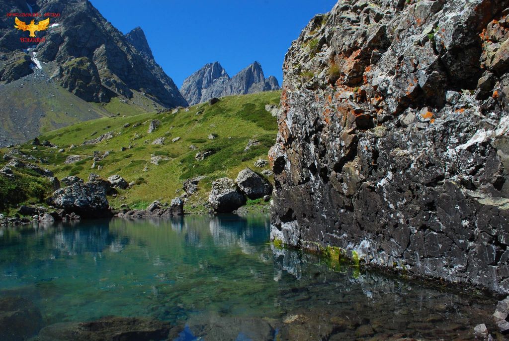 ერთდღიანი ტური აბუდელაურის ფერად ტბებზე