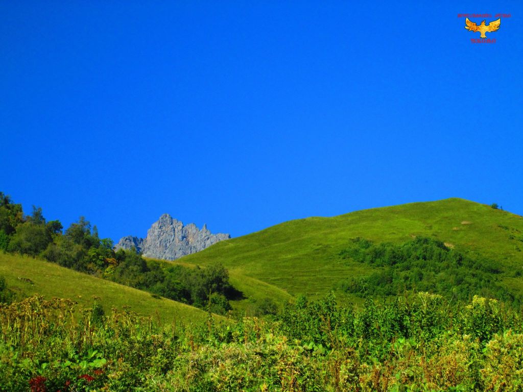 ერთდღიანი ტური აბუდელაურის ფერად ტბებზე