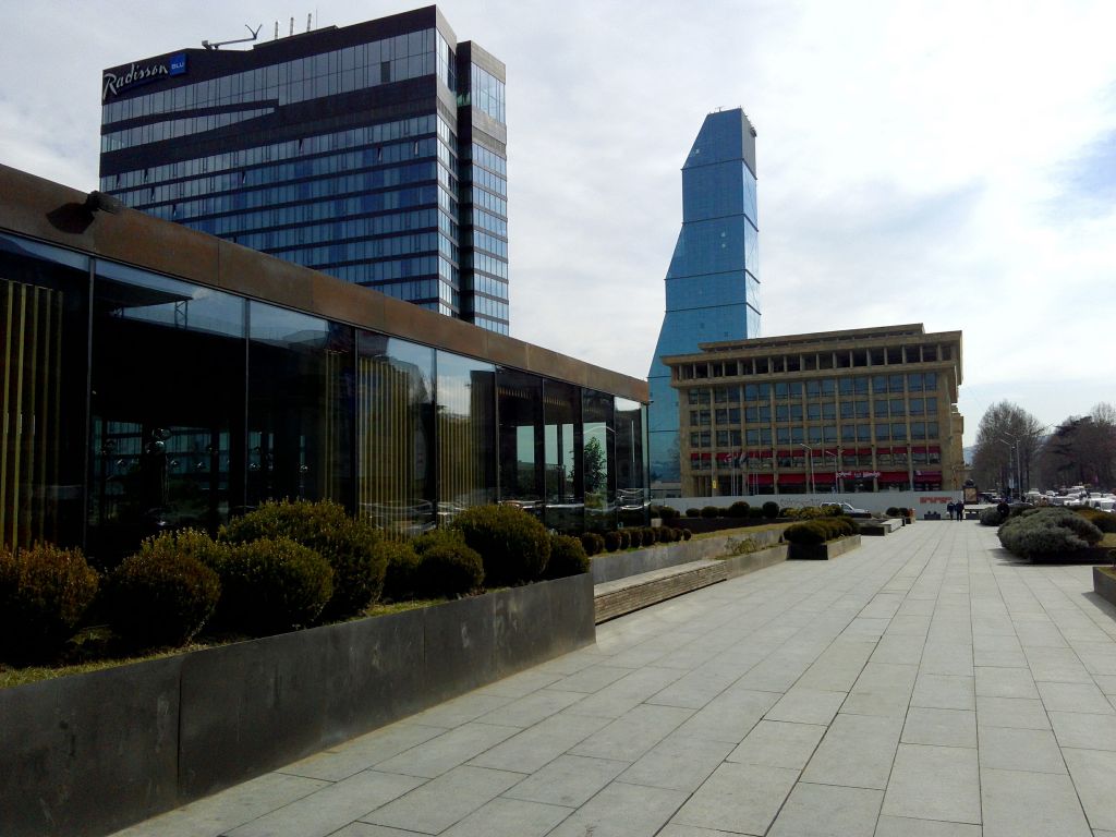 გიდი-მძღოლი თბილისში