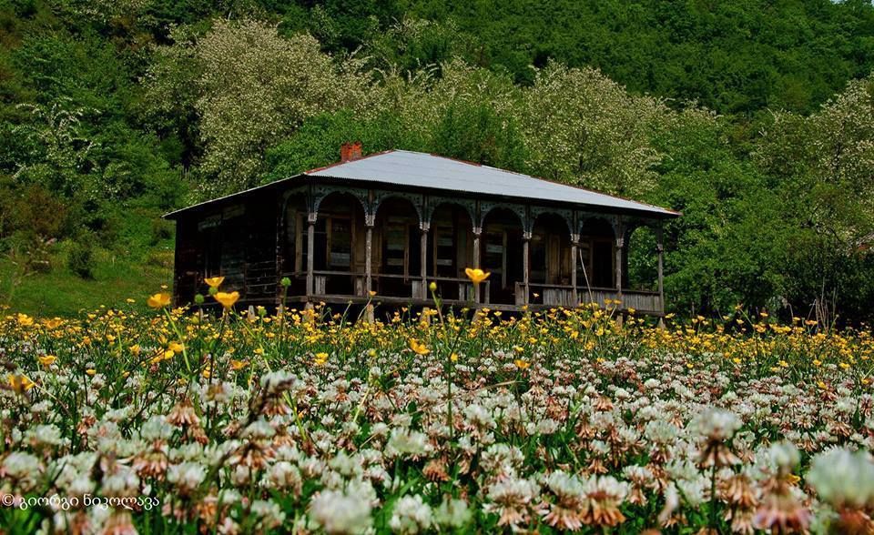 ვლაქერნობა–ღვთისმშობლის კვართის მოლოცვითი ტური - <