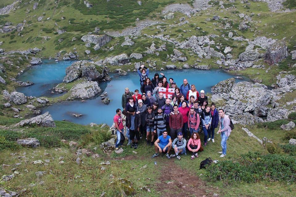 აბუდელაურის ფერადი ტბები