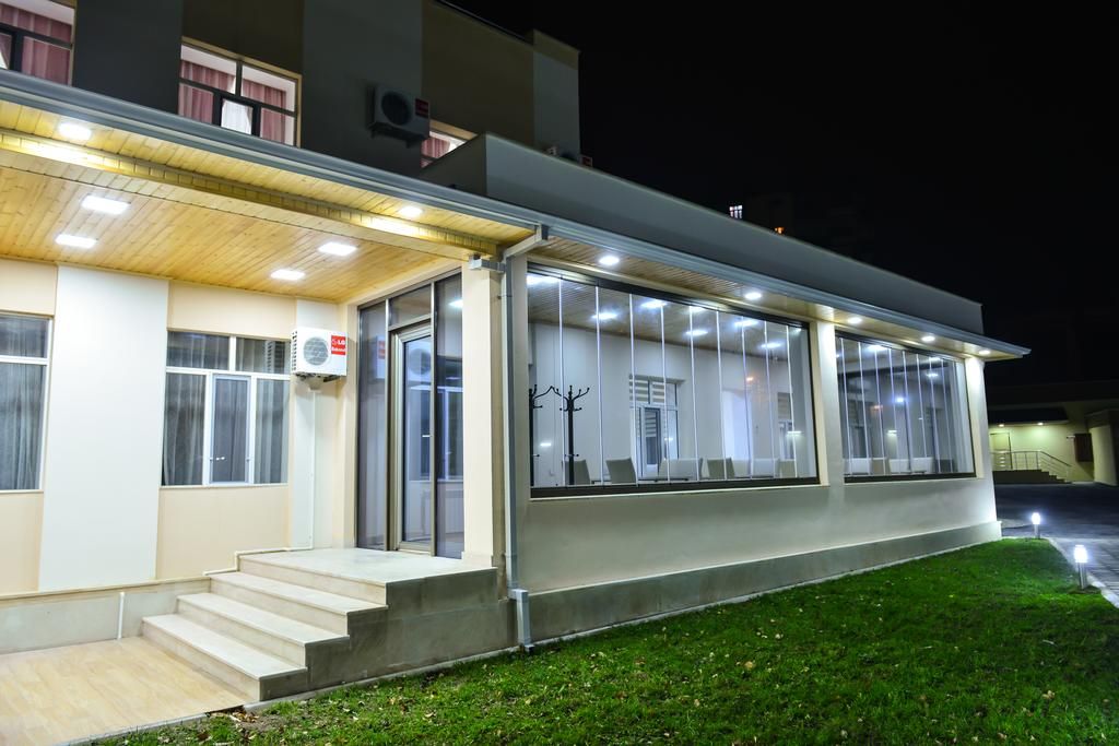 იმოგზაურეთ ბაქოში -- აგვისტოს Hot Travel Group-თან ერთად!!