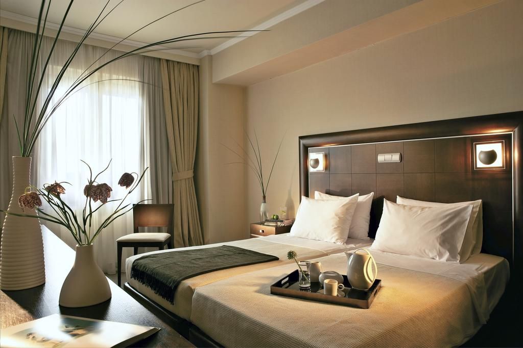 სალონიკი (საბერძნეთი)        -  აგვისტო