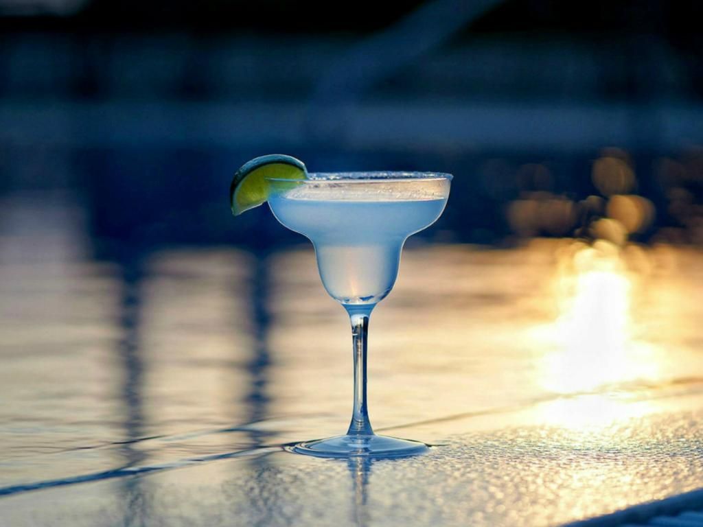 სალონიკი (საბერძნეთი)        -  აგვისტო