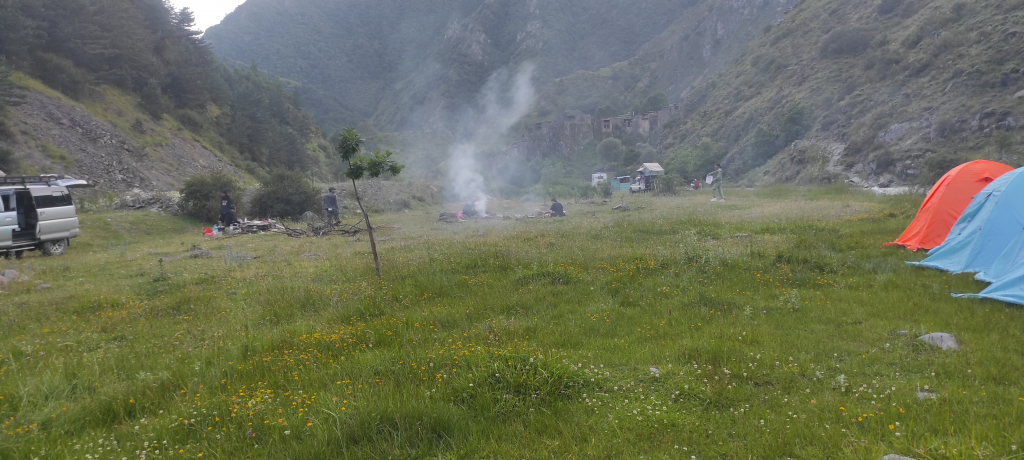 დღიანი ჯიპ-ტური როშკა აბუდელაურის ფერადი ტბები შატილი მუცო  (  )