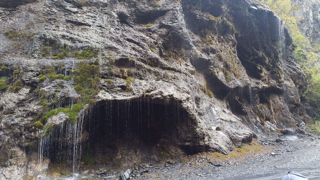 დღიანი ჯიპ-ტური როშკა აბუდელაურის ფერადი ტბები შატილი მუცო  (  )