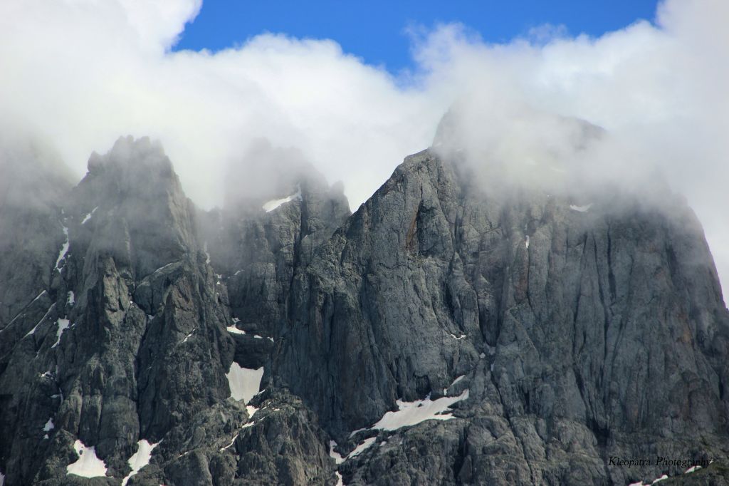 ჯუთას ტური აგვისტო, კვირას. .