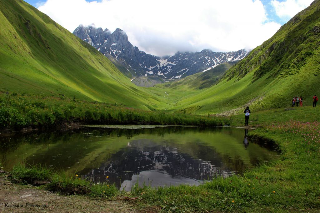 ჯუთას ტური აგვისტო, კვირას. .