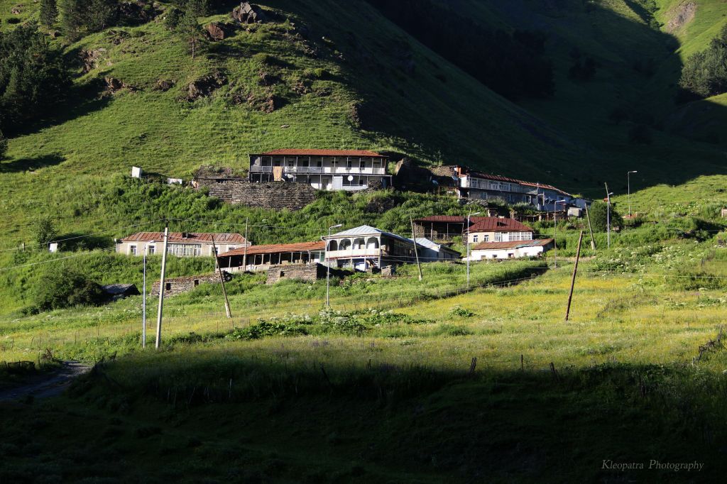 ჯუთას ტური აგვისტო, კვირას. .