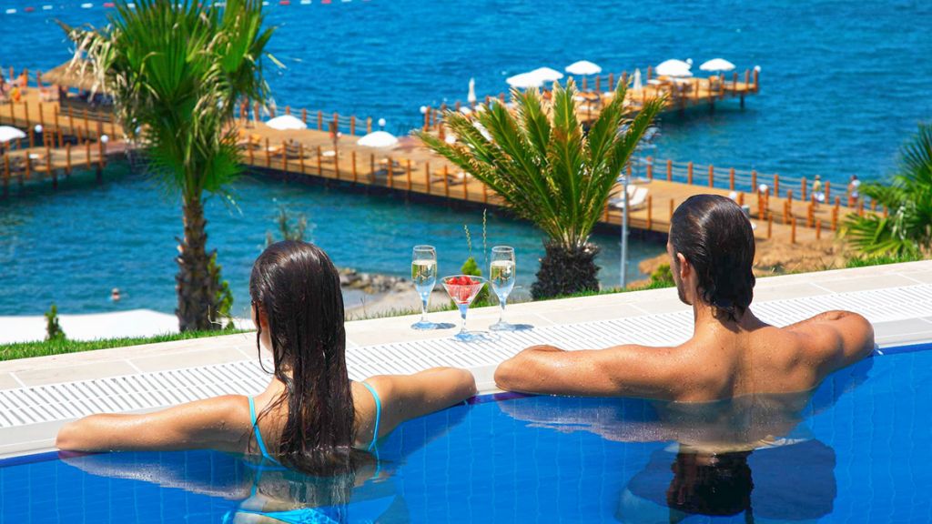 ბოდრუმი -ეგეოსის ზღვა და ლაჟვარდოვანი სანაპირო...