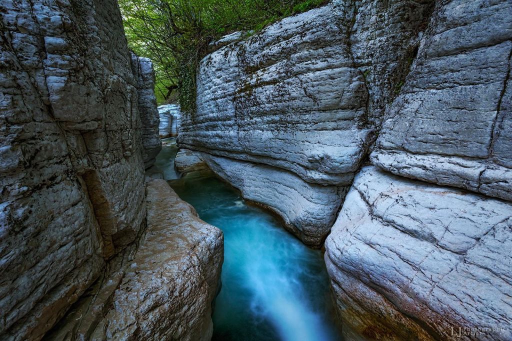 One-day tour of the Okatse canyon