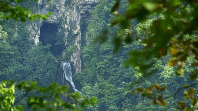 One-day tour of the Okatse canyon