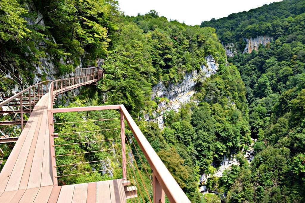 One-day tour of the Okatse canyon