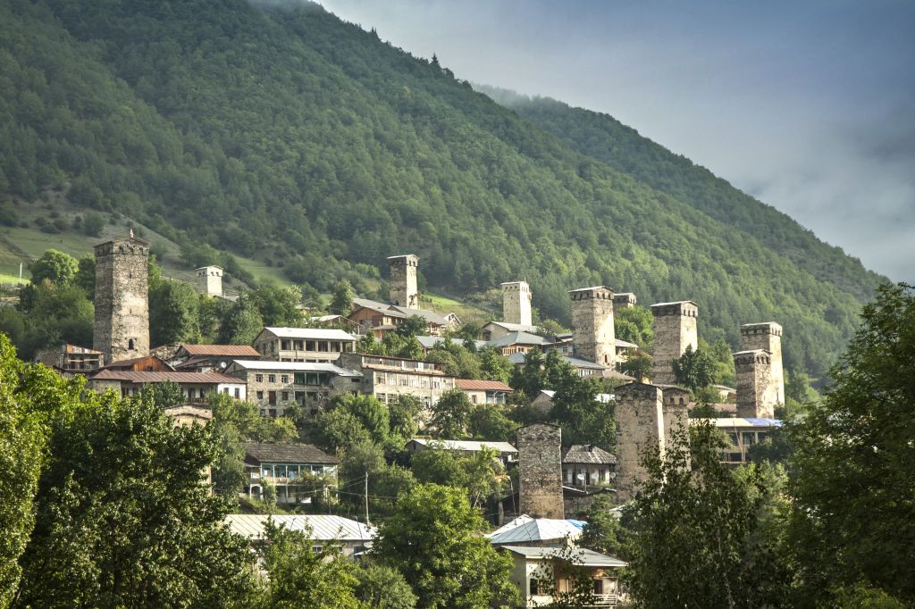 დღიანი ტური სვანეთში - სექტემბერი.მესტია-უშგული-ქორულდის ტბები-ჭალადის ყინულვარდნილი-ზუგდიდი.