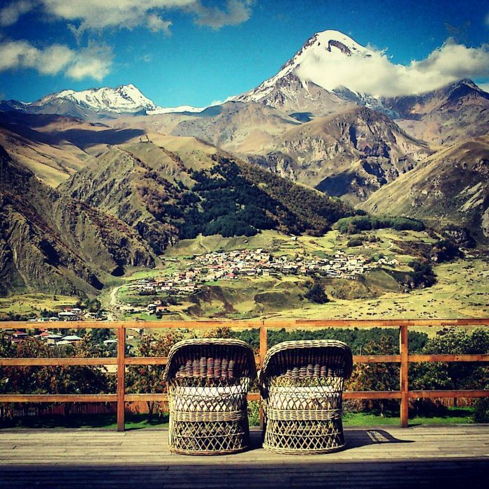 ერთ დღიანი ტური ყაზბეგში გერგეთის სამებაზე, ჯუთაში და გველეთის ჩანჩქერზე