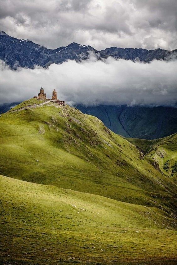 ყაზბეგის ტური სექტემბერს ()