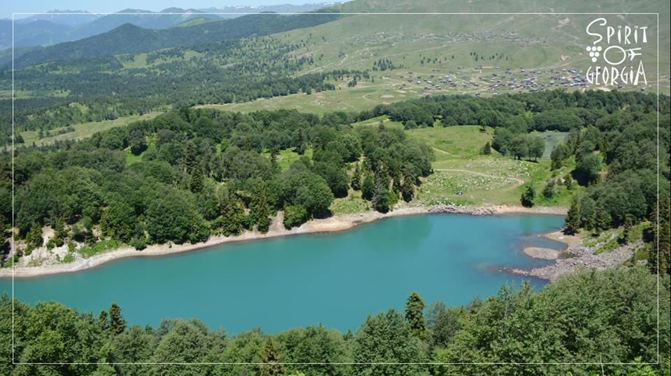 -дневный тур на Зеленое озеро