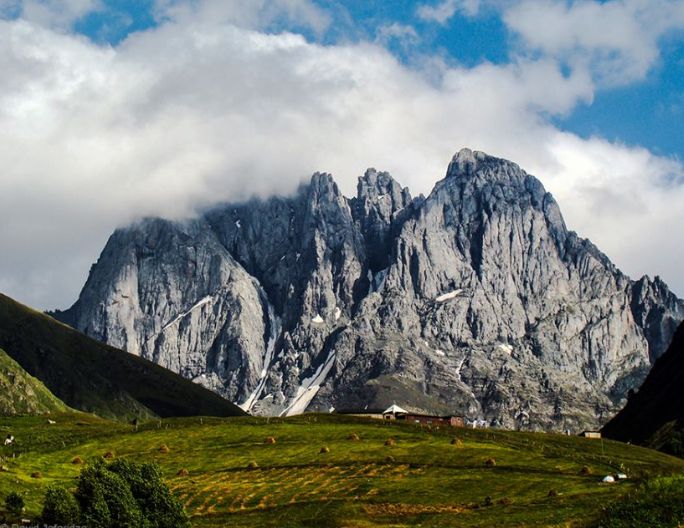 ნოემბერი ტური ჯუთაში