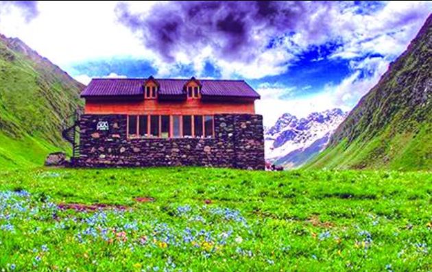 ნოემბერი ტური ჯუთაში