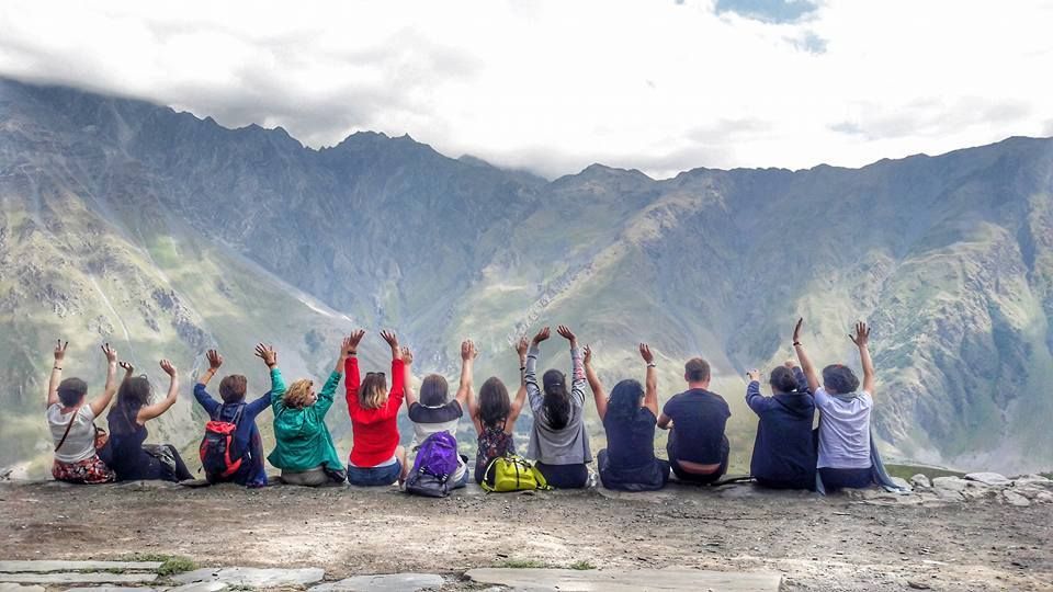 ყაზბეგი-ხევი და ოქტომბერს