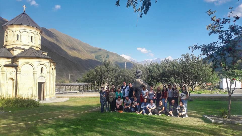 ყაზბეგი-ხევი და ოქტომბერს