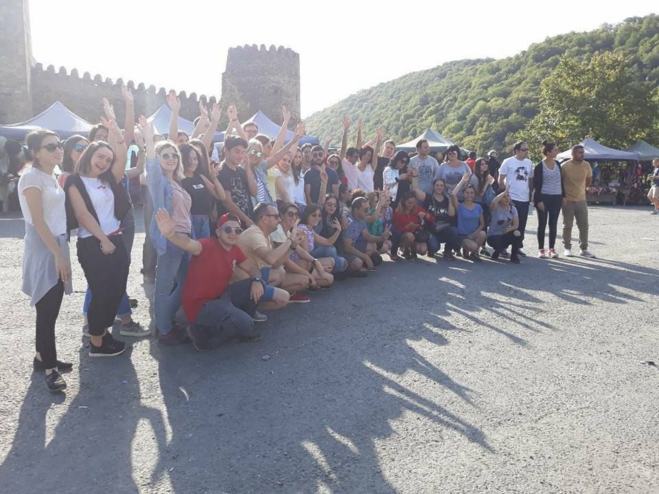 ყაზბეგი-ხევი და ოქტომბერს