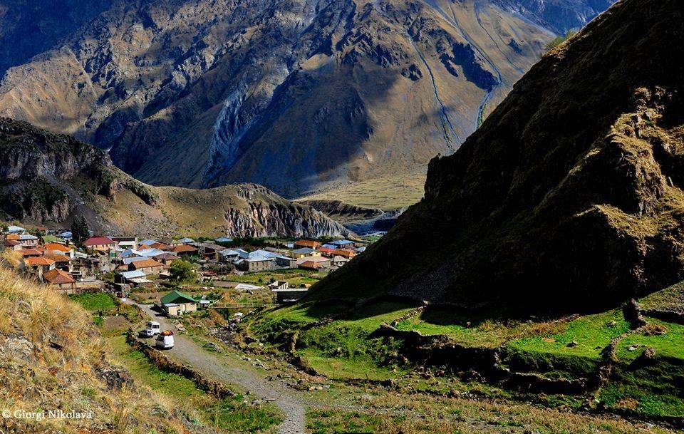 ყაზბეგი-ხევი და ოქტომბერს