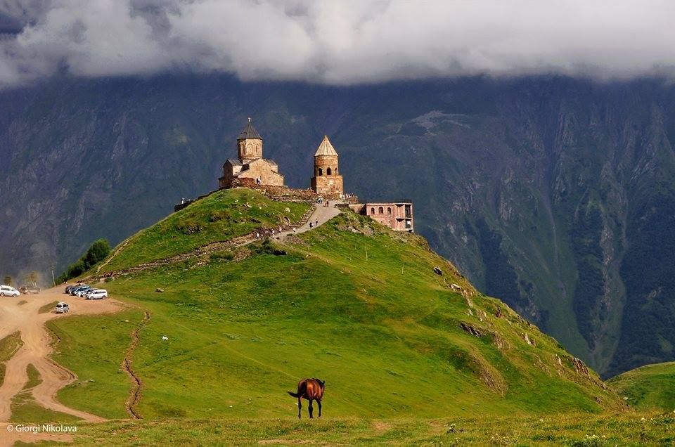 ყაზბეგი-ხევი და ოქტომბერს