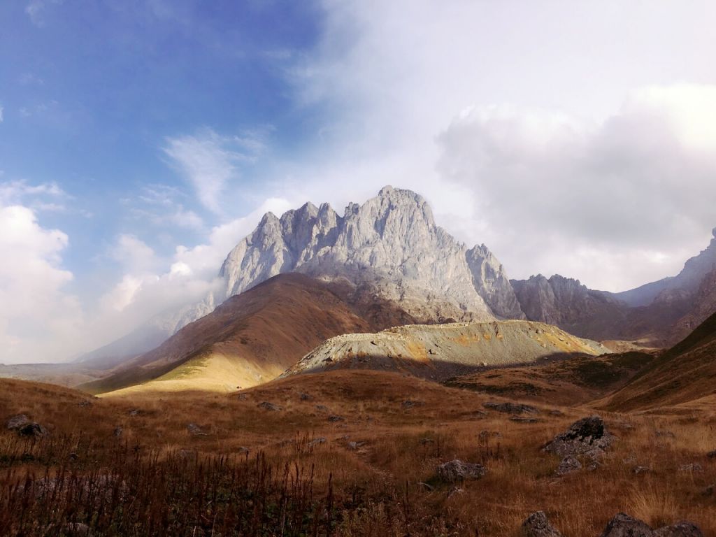 ჯუთა ოქტომბერს