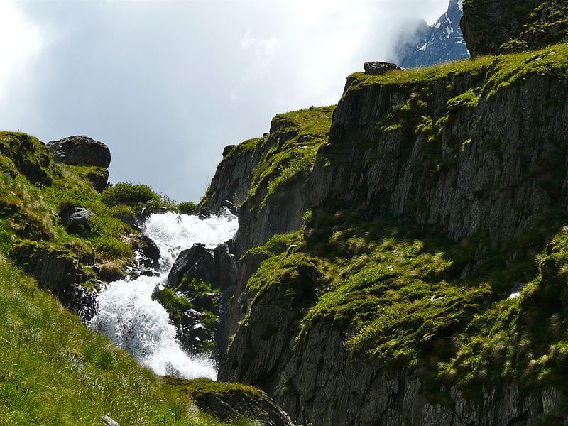 ჯუთა ოქტომბერს