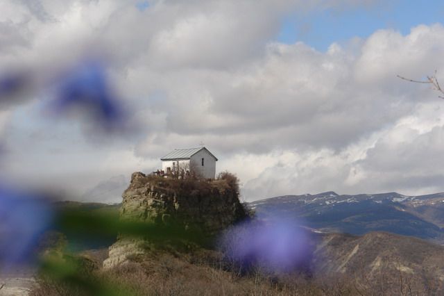 კუსტბა, სვანური კოშკი, წვერის მონასტერი,  უძოს მონასტერი, კოჯრისციხე