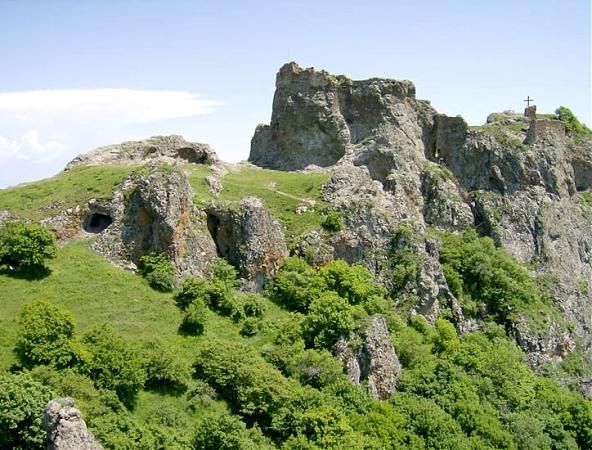 კუსტბა, სვანური კოშკი, წვერის მონასტერი,  უძოს მონასტერი, კოჯრისციხე
