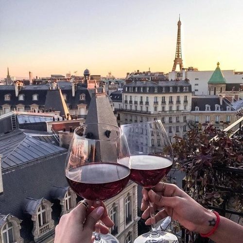 შეხვდით ვალენტინობის დღესასწაულს საყვარელ ადამიანთან ერთად!