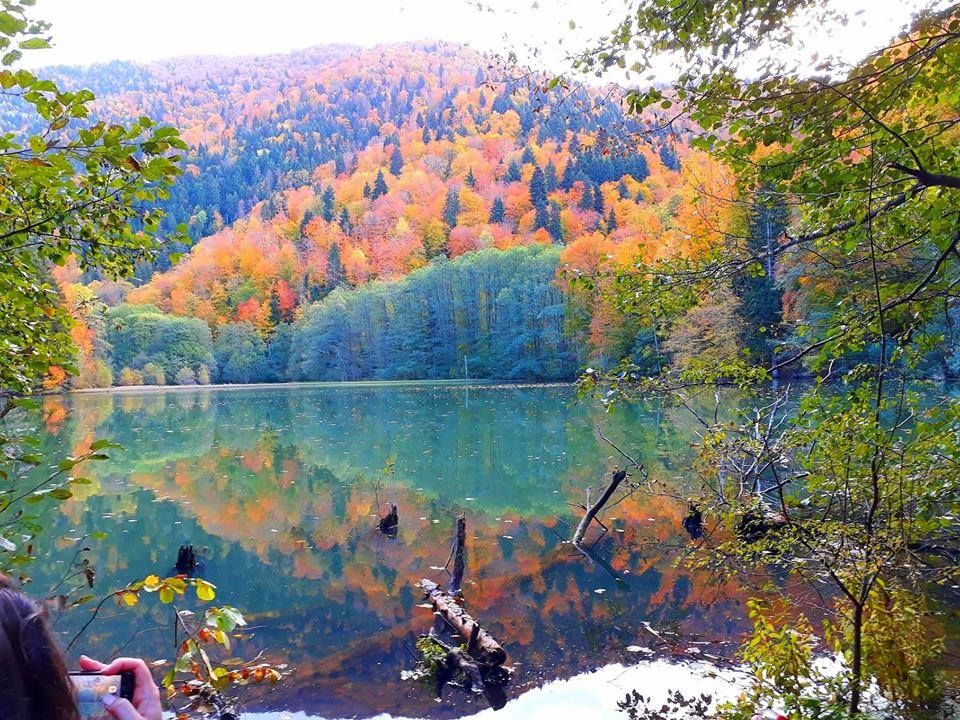 ბატეთის ტბა შემოდგომის ბოლო გასვლა