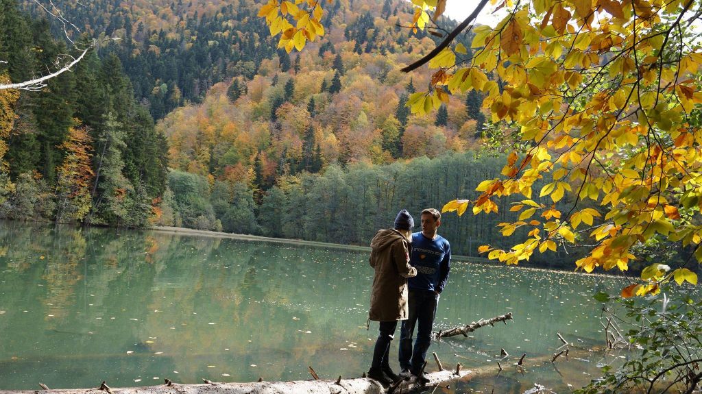 ბატეთის ტბა შემოდგომის ბოლო გასვლა