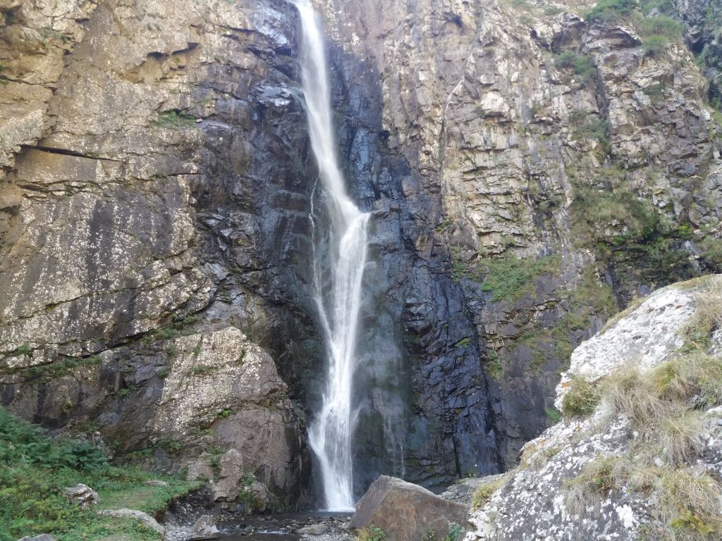 ჯიპ-ტური ყაზბეგში (გერგეტზე და ჩანჩქერზე ასვლა მანქანით)