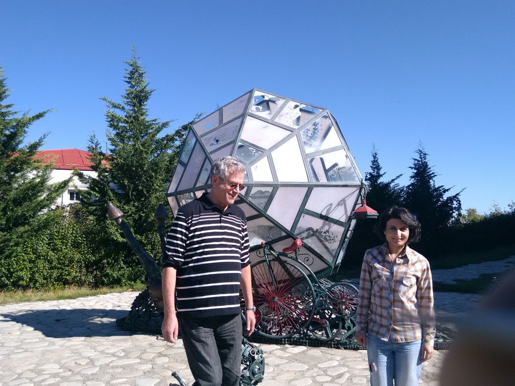 " მეღვინეობა ხარება " - კავკასიონის კლდეში ნაკვეთი ღვინის საცავი...