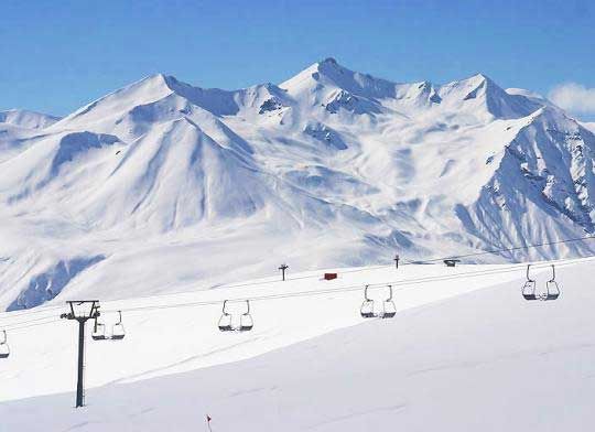 დატკბი თოვლიანი გარემოთი ბაკურიანში