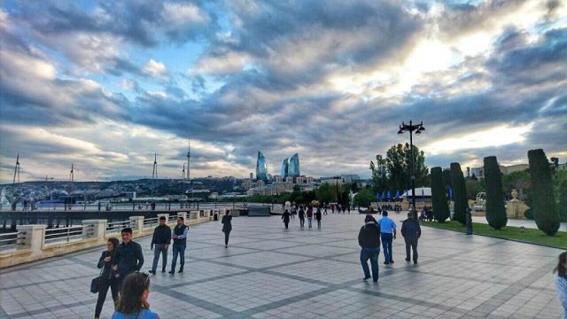 ... დეკემბერს მუდამ მიმზიდველი ბაქოო < გაატარეთ ბარბარობა ბაქოში და დაიბედეთ საუკეთესო განწყობა< დაგვემგზავრეთ